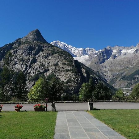 Le Reve Bed and Breakfast Courmayeur Buitenkant foto