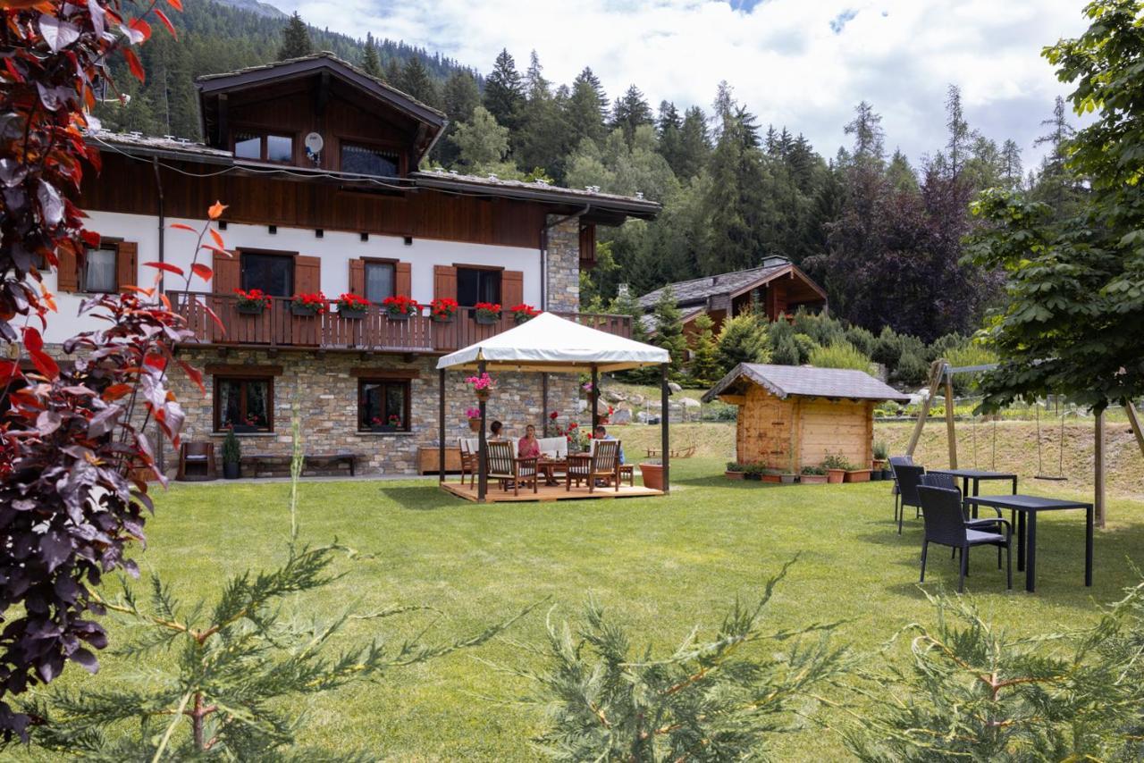Le Reve Bed and Breakfast Courmayeur Buitenkant foto